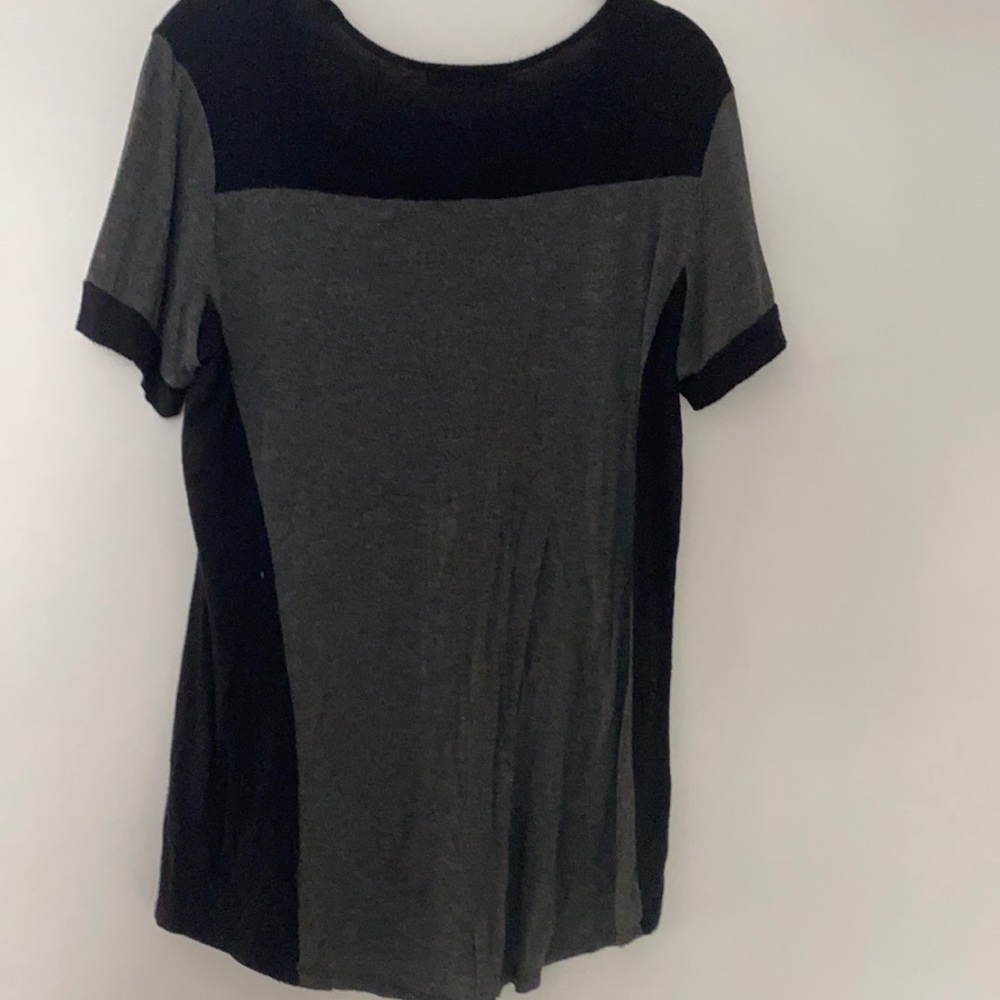 Black/Grey color block t-shirt